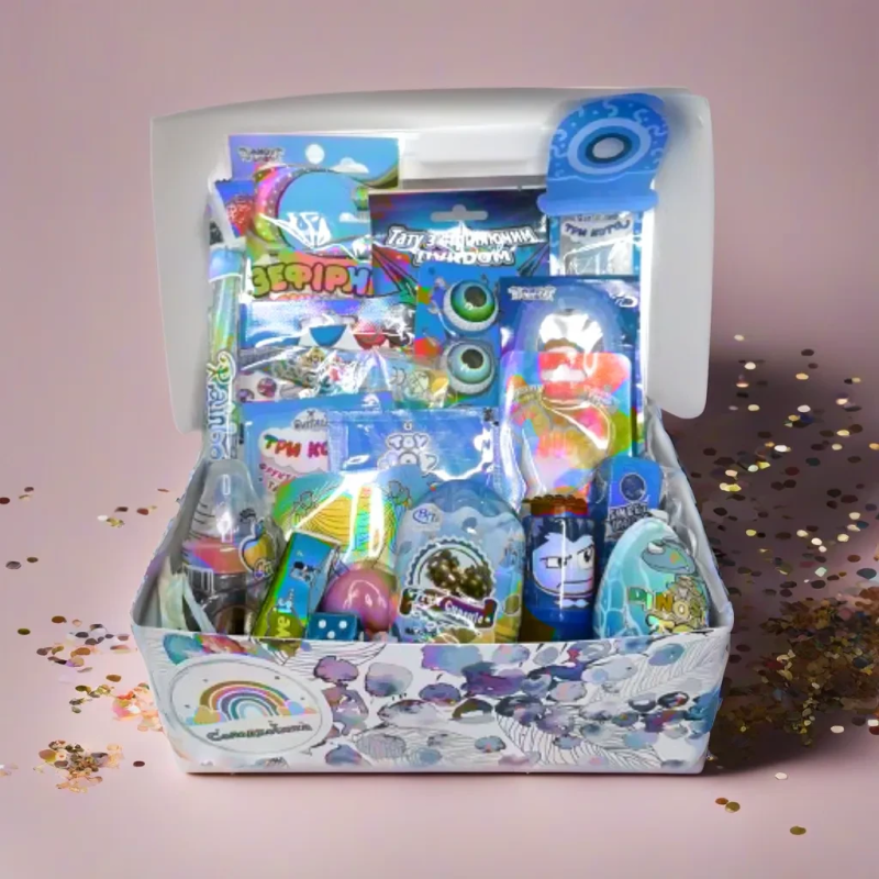 Подарунковий бокс з різними солодощами, Подарунок для хлопчика, Сюрприз бокс для ласуна