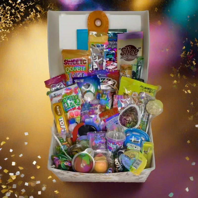 Дитячий подарунковий Бокс з цукерками, подарунок для дитини на день народження з іграшкою