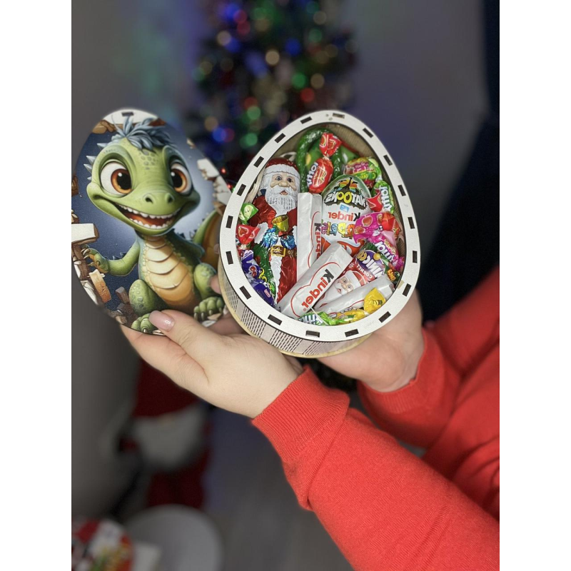 Солодкий подарунковий бокс для дитини, набір цукерок у дерев'яній коробці з дракошею