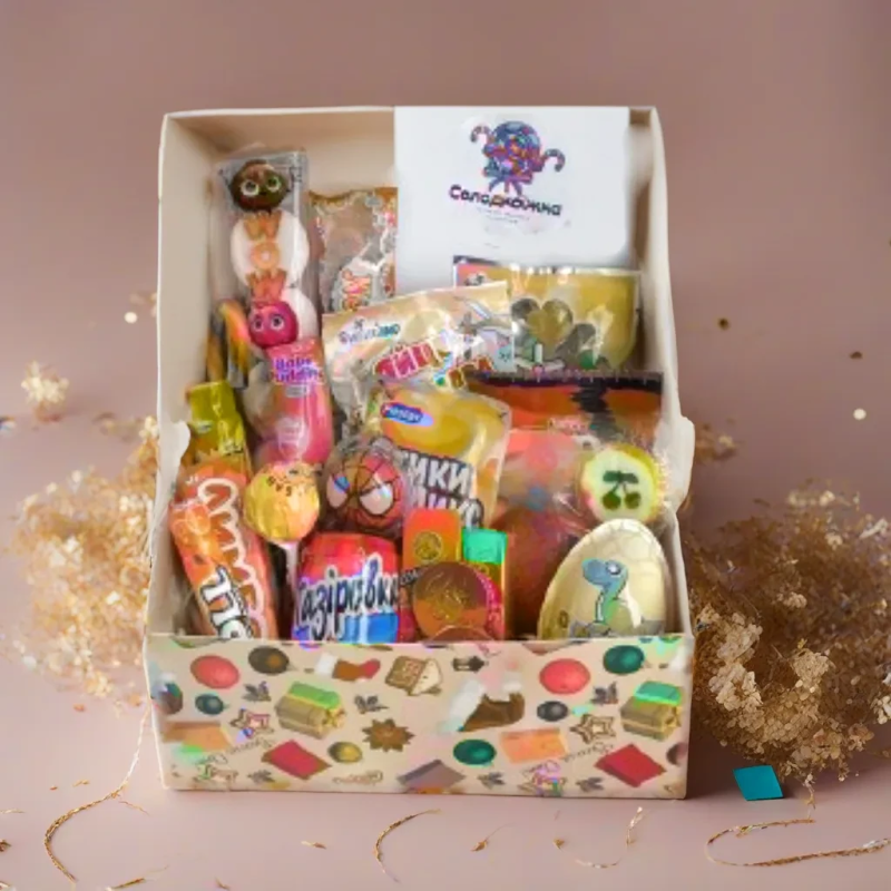 Подарунковий набір з солодощами, Сюрприз бокс для дитини, Смаколики для дітей на свято