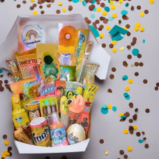 Подарунковий набір з цукерками Жовтий, Сюрприз бокс для дитини, Смаколики для дітей на свято