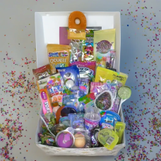 Солодощі для дітей на свято Світ Бокс, Подарунок для дитини на день народження з іграшкою