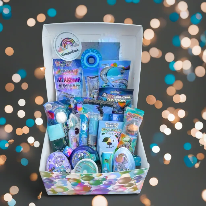 Бокс із солодощами для хлопчика, Сюрприз бокс, Подарункові набори для хлопчиків, Цукерки на свято дитині