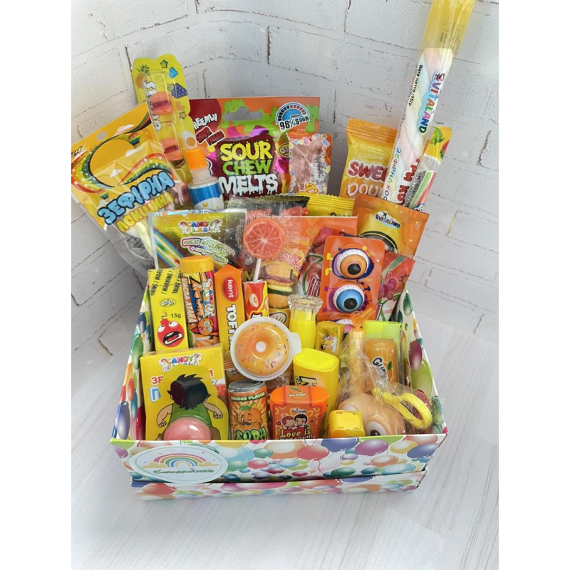 Помаранчевий подарунковий бокс для дитини, Солодощі з іграшкою на день народження, Солодощі для свята