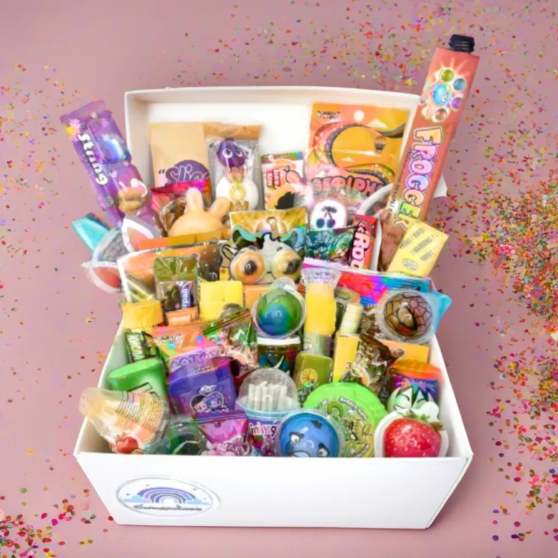 Оригінальний подарунок для дитини, Подарунковий бокс з цукерками, Коробка з солодощами для хлопчика та дівчинки