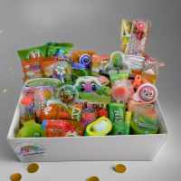 Оригінальний Сюрприз для дівчинки, Солодкий бокс, Коробка з солодощами та іграшками, Смачний подарунок з іграшкою