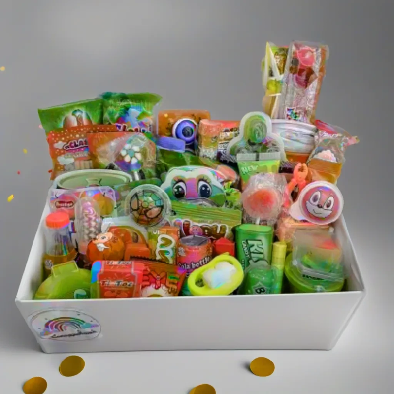 Оригінальний Сюрприз для дівчинки, Солодкий бокс, Коробка з солодощами та іграшками, Смачний подарунок з іграшкою