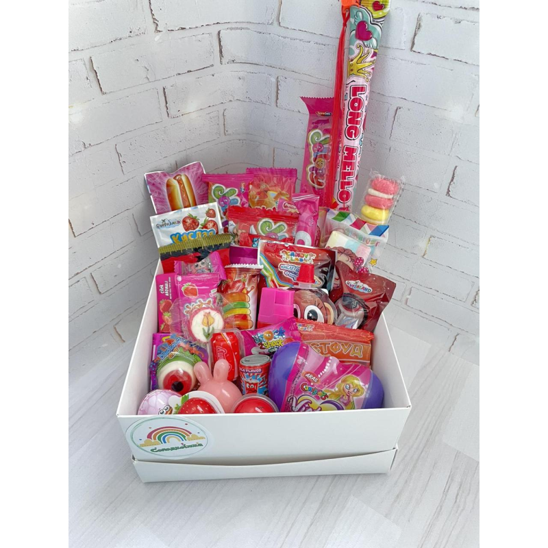 Подарункова коробка із частуванням для дівчинки, Солодкий бокс для дитячого свята