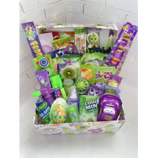 Оригінальний подарунок із солодощів, Дитячий святковий бокс хлопчику, Солодкі товари для дітей