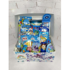 Коробочка з сюрпризом для хлопчика, Солодкий подарунок на свято, Бокс із солодощами