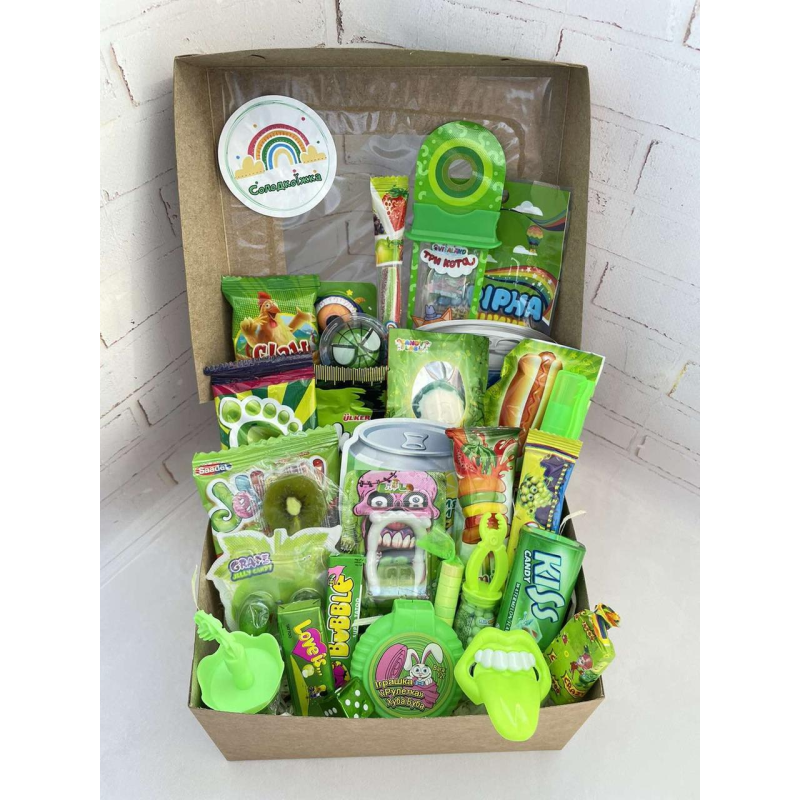 Сюрприз для хлопчика SweetBox із кумедними солодощами, Набір для ласуна