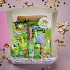 Набір солодощів на день народження для хлопчика, солодкий подарунок з сюрпризом для дитини