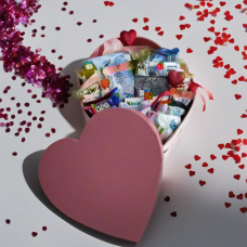 Смачний великий подарунок для дівчини «Супер мікс», романтичний подарунок на 8 березня