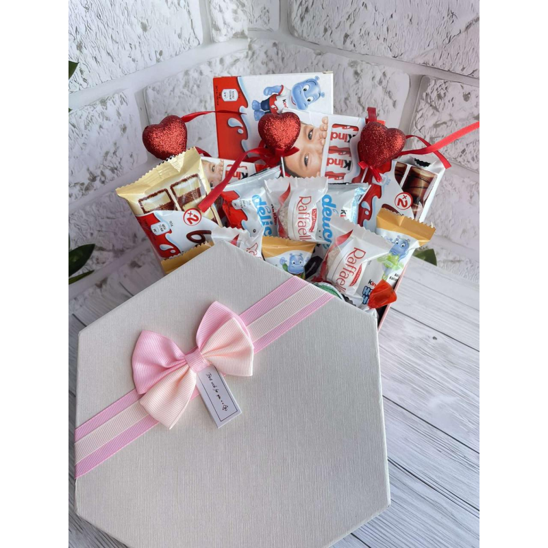 Шоколадний подарунок для коханої дівчини, Подарунковий сюрприз із солодощами, Ідея для подарунка жінці