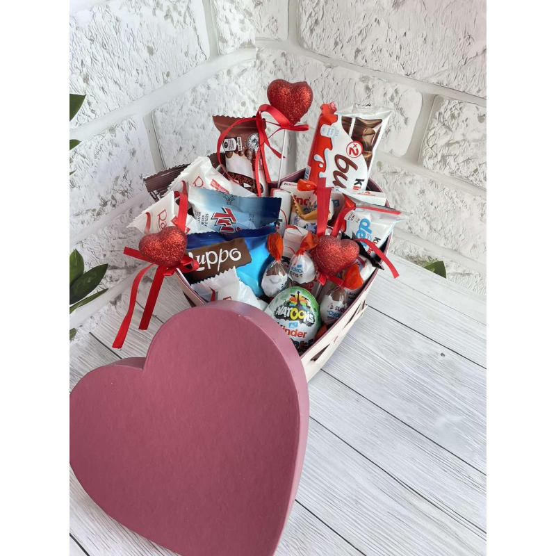 Незвичайний box для коханої на свято, Бокс з цукерками, гарний набір для дівчини