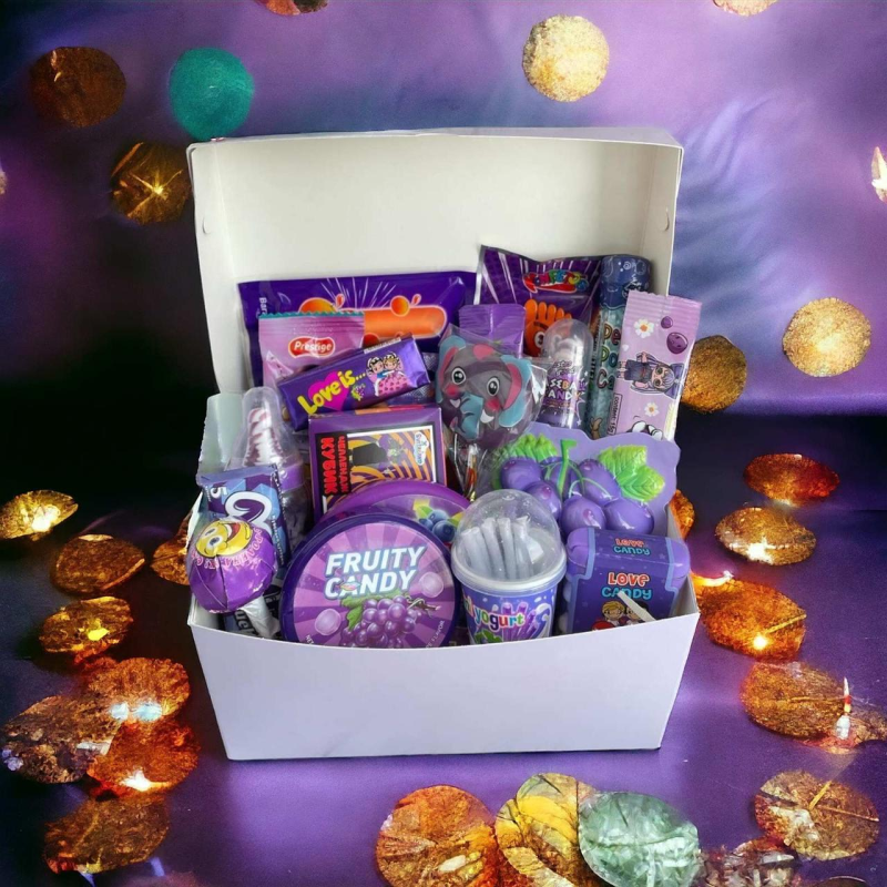 Подарунковий набір бокс солодощів у подарунковій коробці,Дитячий солодкий подарунок, Світ бокс з сюрпризом