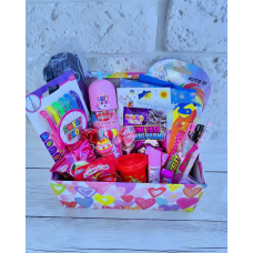 Подарунковий Бокс для дівчинки , Подарунковий світ Бокс для школярки з канцелярією