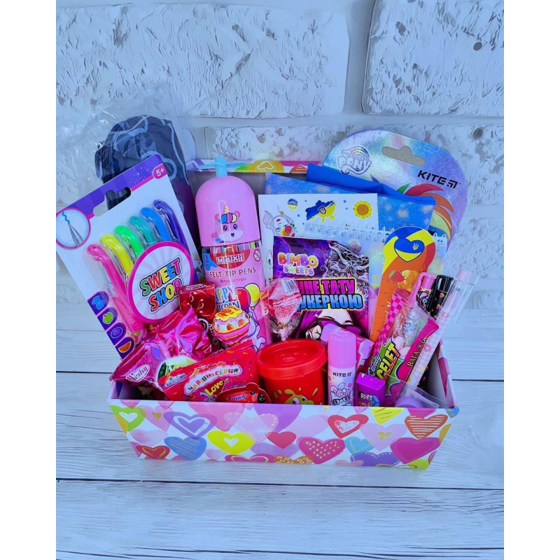 Подарунковий Бокс для дівчинки , Подарунковий світ Бокс для школярки з канцелярією