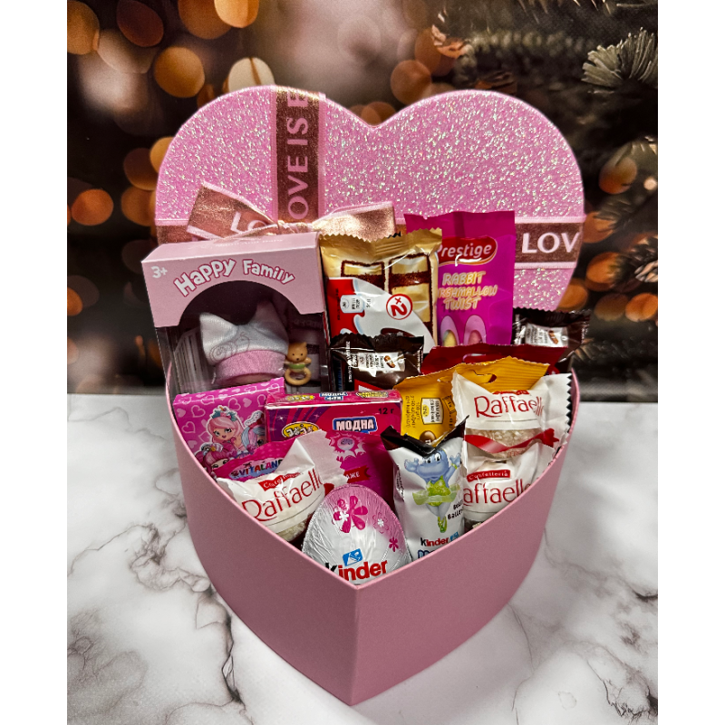 Набір цукерок з іграшкою коробки у вигляді серця подарунковий набір солодощів для дитини Набір цукерок з іграшкою коробки у вигляді серця подарунковий набір солодощів для дитини