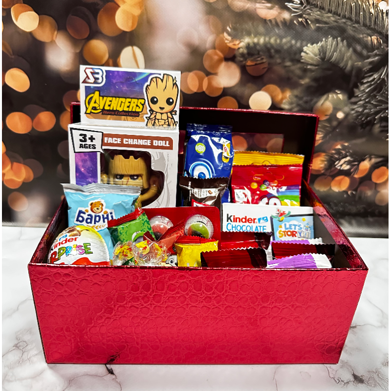 Солодкий набір цукерок красива подарункова коробка цукерок та шоколадок Солодкий набір цукерок красива подарункова коробка цукерок та шоколадок