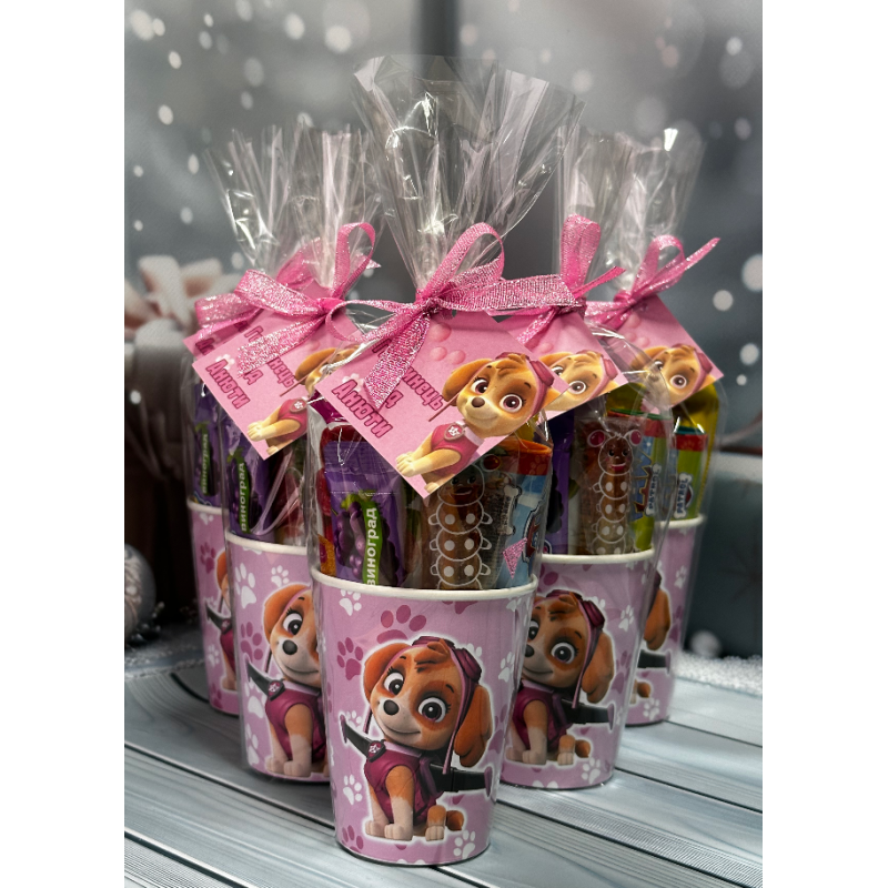 Набір із солодощами для дітей індивідуальний подарунковий стакан для дитини набір цукерок