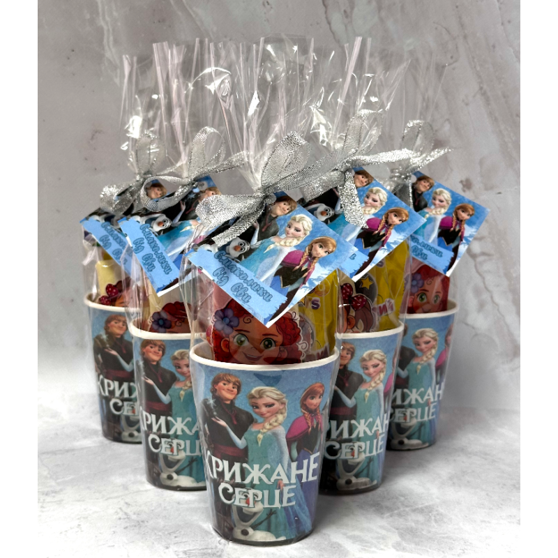 Набір із солодощами для дітей індивідуальний подарунковий стакан для дитини набір цукерок