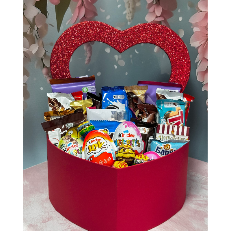 Подарунковий бокс солодощів у формі серця Подарунковий набір солодощів для закоханих 19*24*11 Подарунковий бокс солодощів у формі серця Подарунковий набір солодощів для закоханих 19*24*11