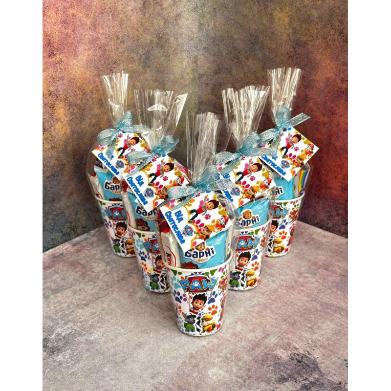 Солодкий стакан для дітей, стакан з цукерок.