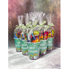 Солодка склянка для дітей, смачні подарунки на свято