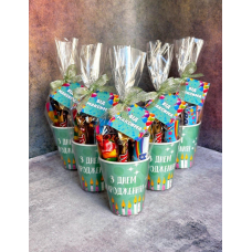 Солодка склянка для дітей, подарунок дитині з солодощів на день народження.