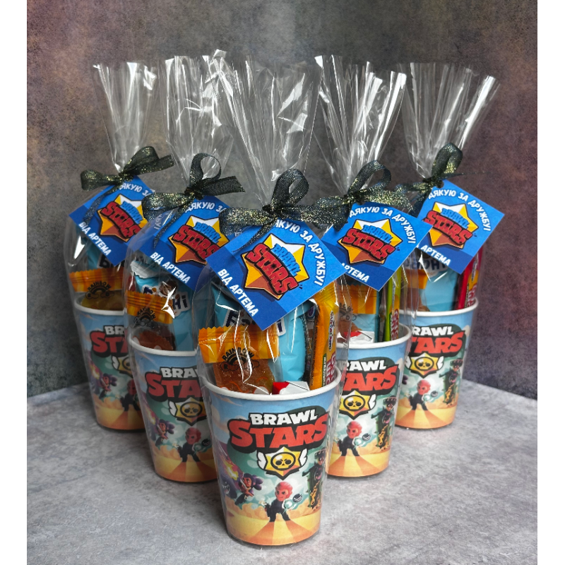 Солодка склянка для дітей, подарунок дитині з солодощів на день народження.