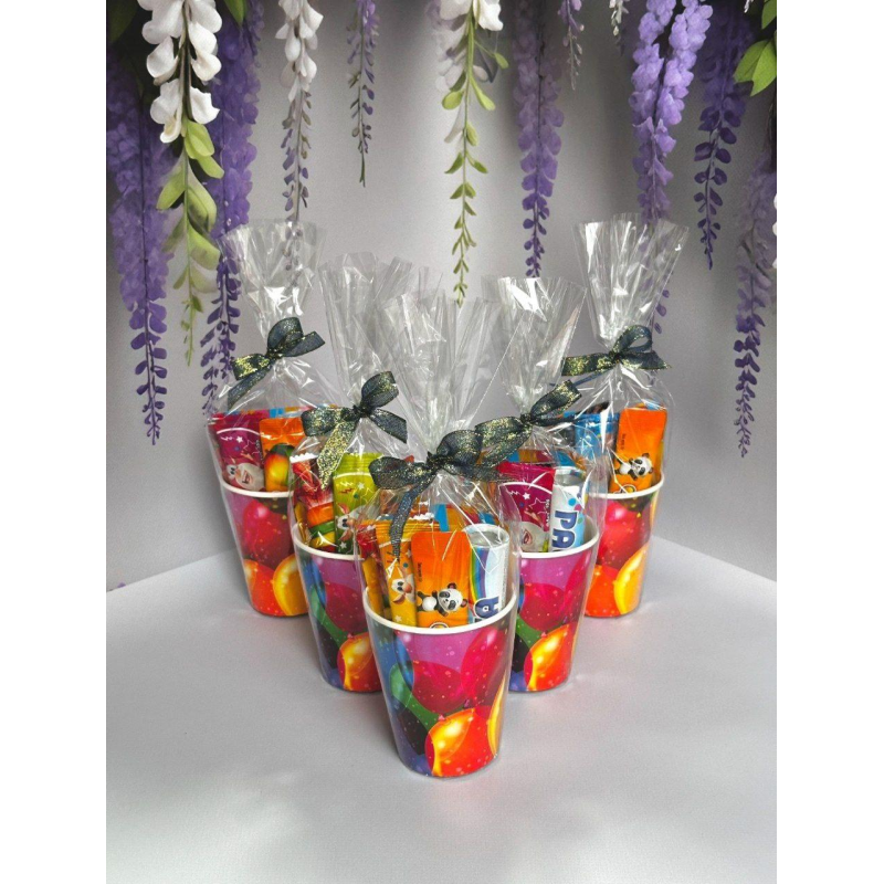 Солодкі склянки для дітей із цукерок.
