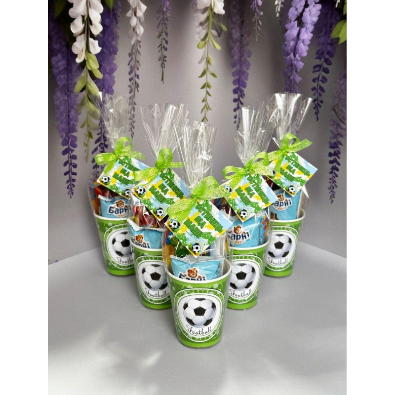 Солодкі склянки для дітей із цукерок.